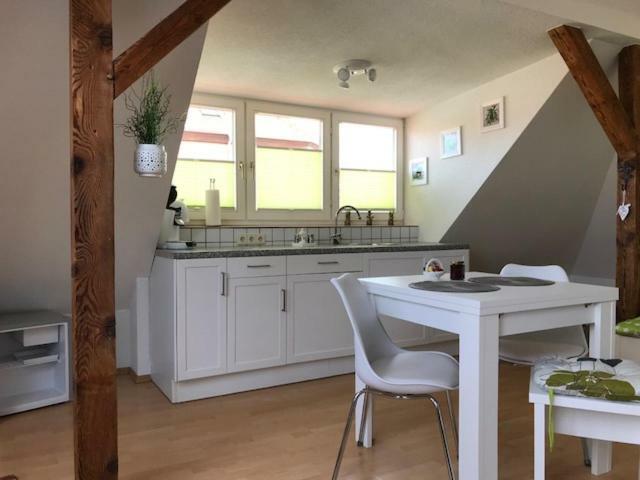 Liebevoll Eingerichtete Ferienwohnung Im Dg Zwenkau Exterior photo