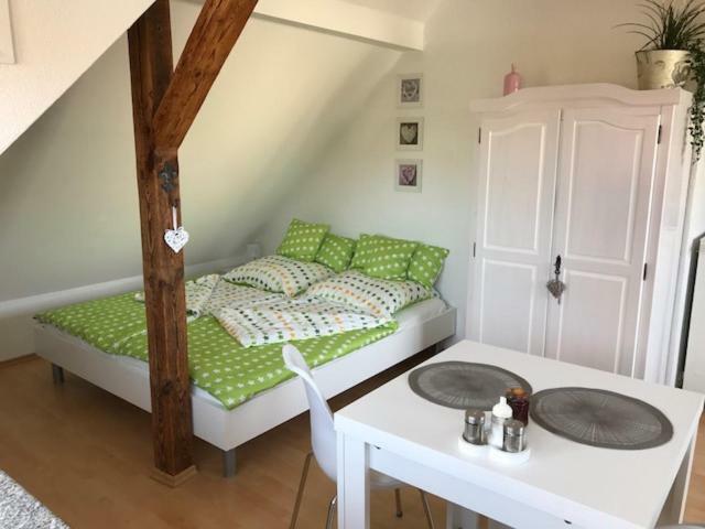 Liebevoll Eingerichtete Ferienwohnung Im Dg Zwenkau Exterior photo